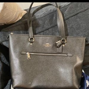 Medium sized coach tote bag
